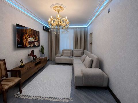 Satılır 3 otaqlı köhnə tikili 84 m² — Bakı