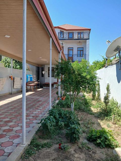 Satılır 4 otaqlı həyət evi/bağ evi 200 m² — Xırdalan