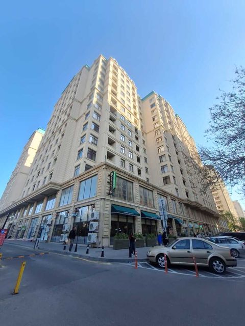 Satılır 3 otaqlı yeni tikili 80 m² — Bakı