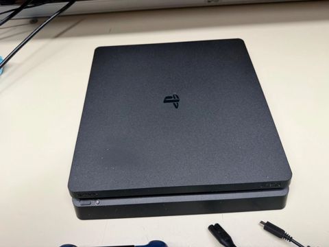 Sony PlayStation 4 Slim 1TB — Bakı