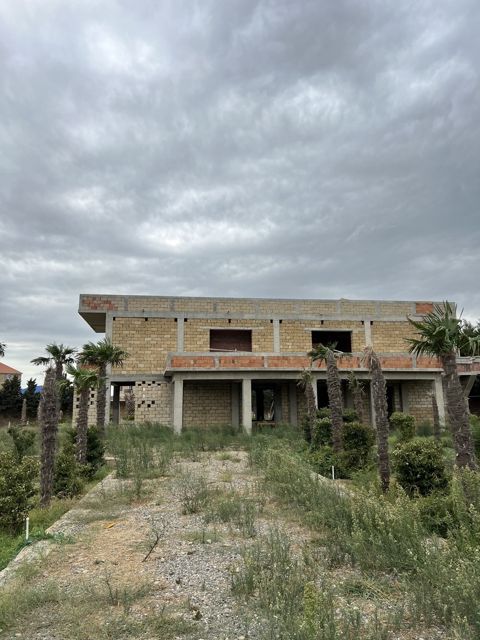 Satılır obyekt 1250 m² — Bakı