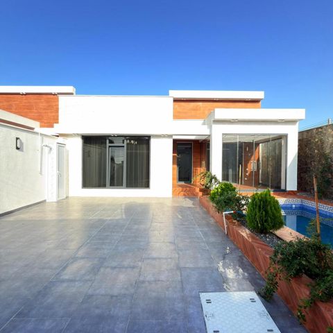 Satılır 4 otaqlı həyət evi/bağ evi 400 m² — Bakı