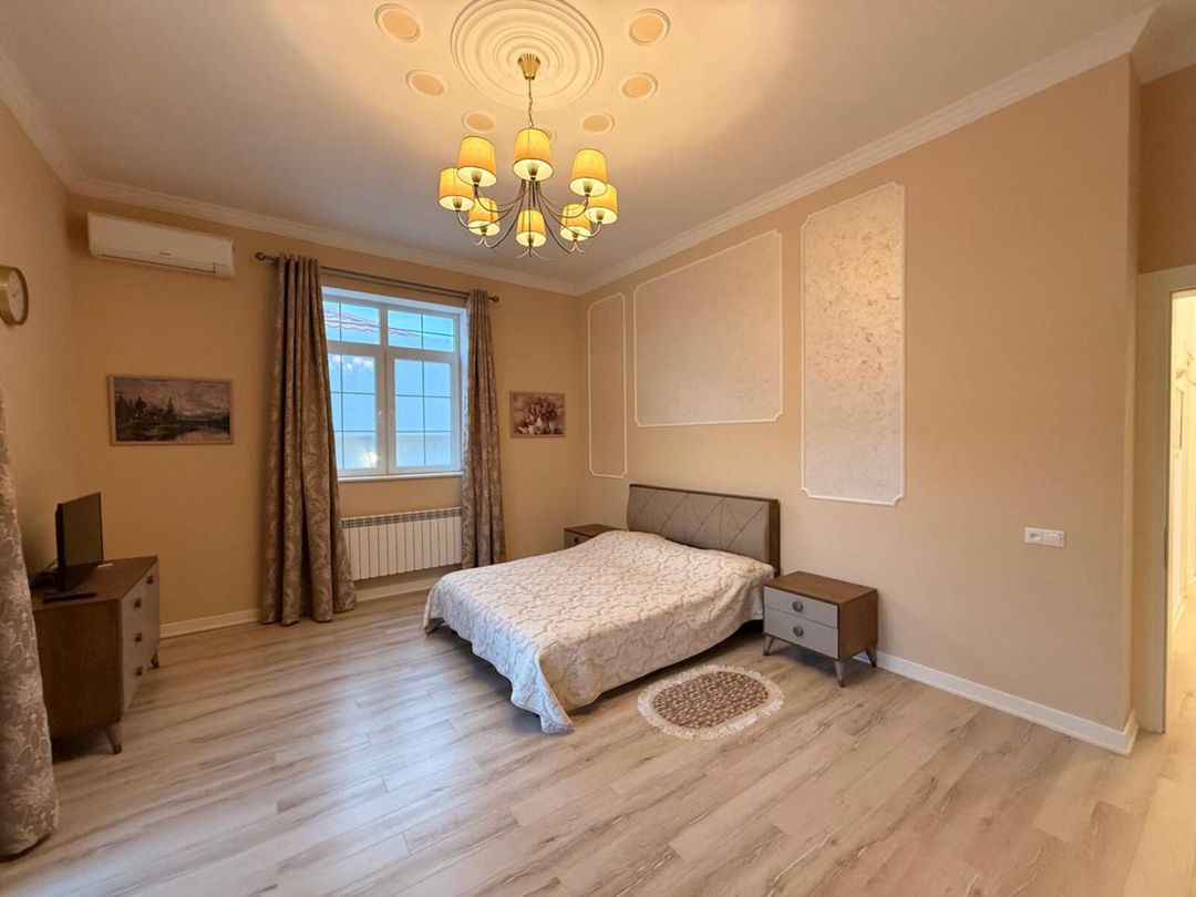 Satılır 5 otaqlı həyət evi/bağ evi 400 m² — Ev, villa, Bakı (9)