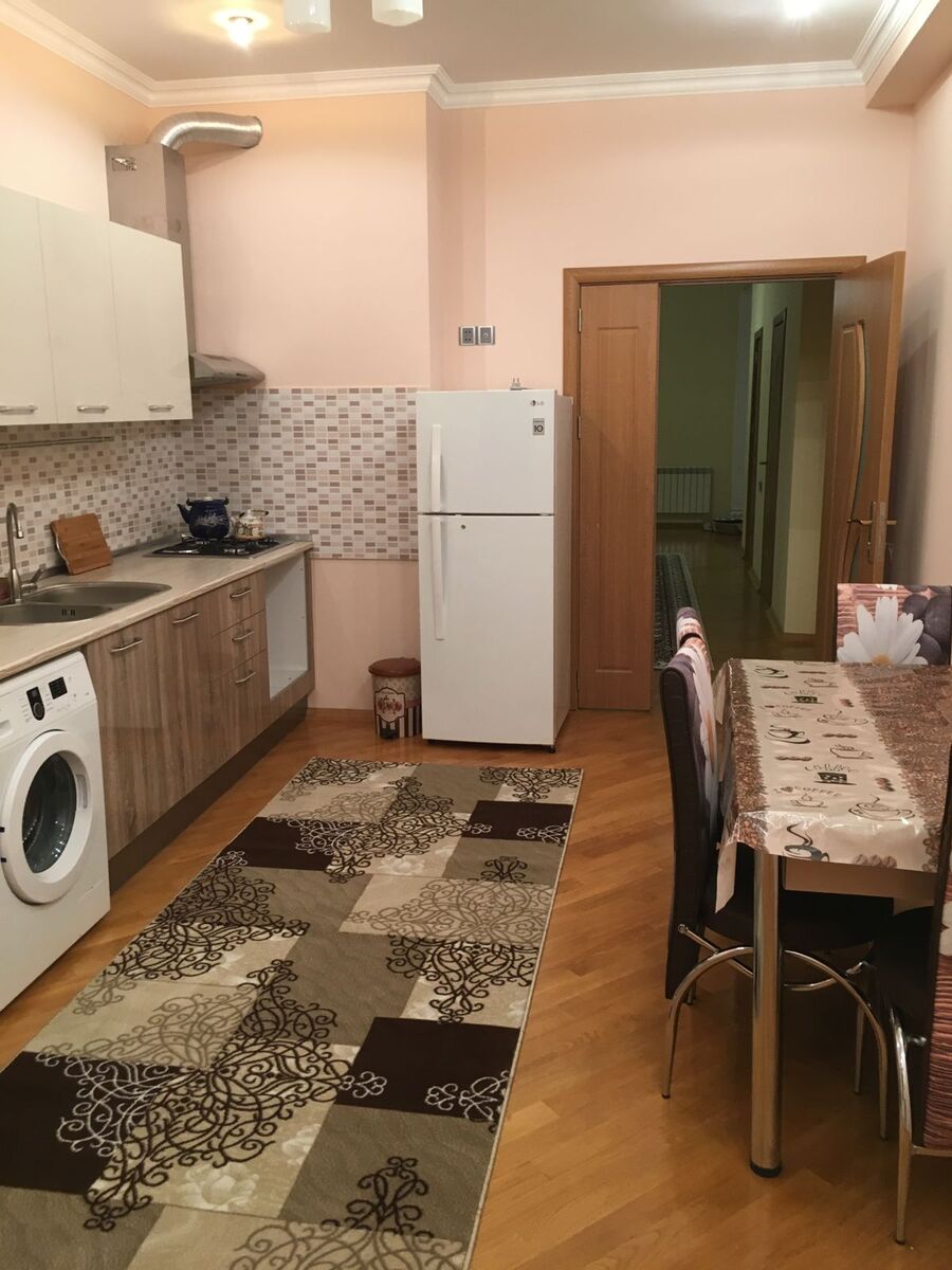 İcarəyə verilir 3 otaqlı yeni tikili 135 m² — Mənzil, Bakı (7)