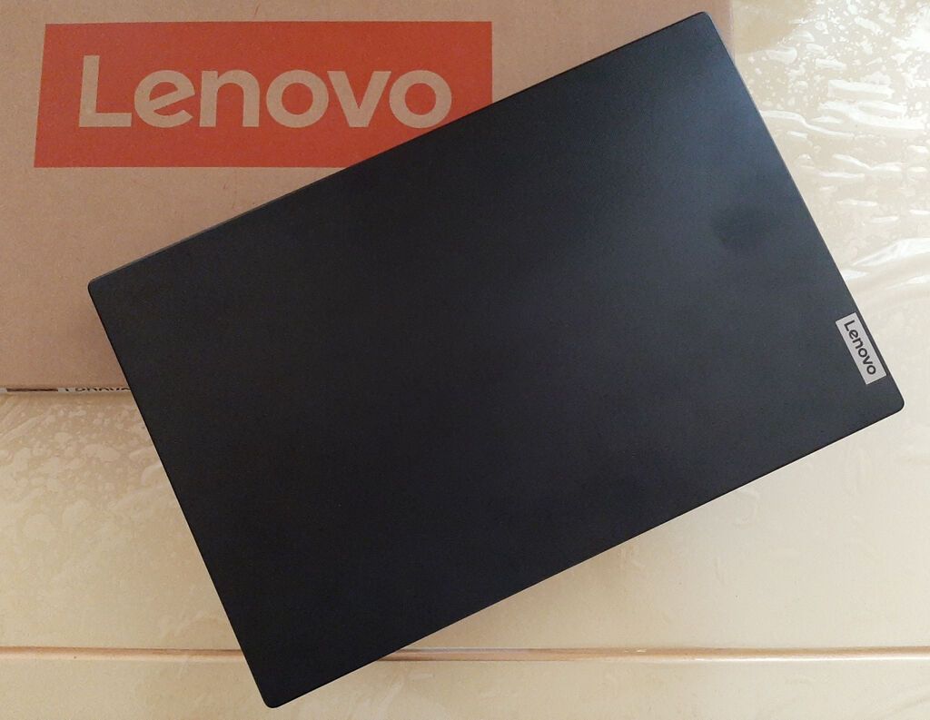 Lenovo noutbuk - Model xətti: Lenovo (şirkət loqolu və korpus — Lenovo, Gəncə (4)
