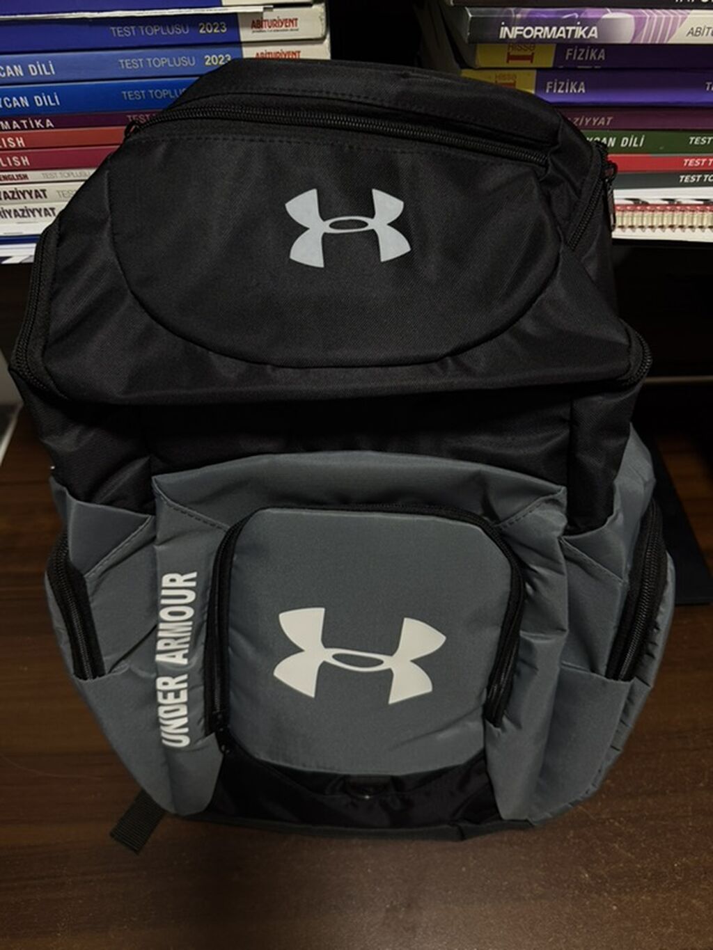 Under Armour bel çantası/ryukzak - Rəng: boz-qara, ön və üst hissədə — Sport çantaları və sırtçantalar, Bakı
