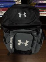 Under Armour bel çantası/ryukzak - Rəng: boz-qara, ön və üst hissədə — Спортивные сумки и рюкзаки