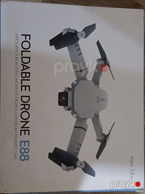 E88 Foldable Drone – qatlanan korpuslu, yüngül və portativ uçuş dronu — Digah