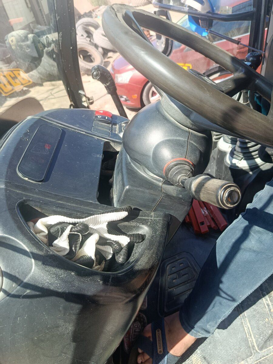 Ekskavator JCB, 2013 il — İnşaat texnikası, Bakı (5)