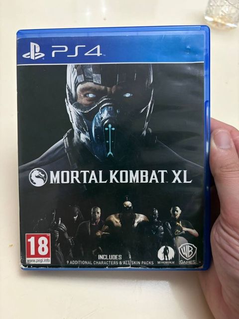 PS4 oyunu: Mortal Kombat XL (disk + orijinal qutu və kağız üzlük) — Bakı