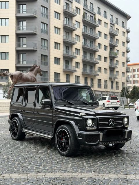 Mercedes-Benz G-Class üçün premium SUV təsviri. Qara rəngdə təqdim — Bakı