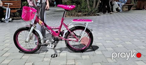 Velosiped 40 azn 9 yaşa kimi Bakixanov lale 2 kod 324 — Bakı