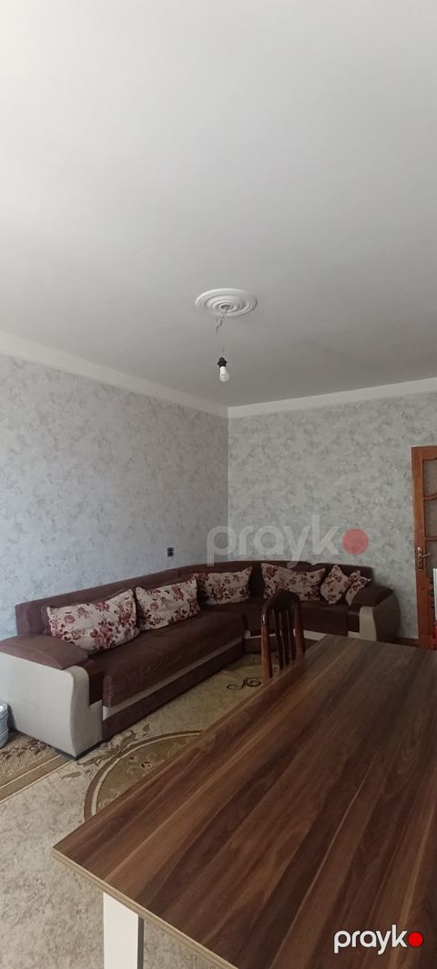 İcarəyə verilir 3 otaqlı köhnə tikili 70 m²