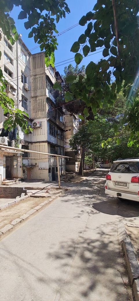 Satılır 3 otaqlı köhnə tikili 70 m² — Bakı