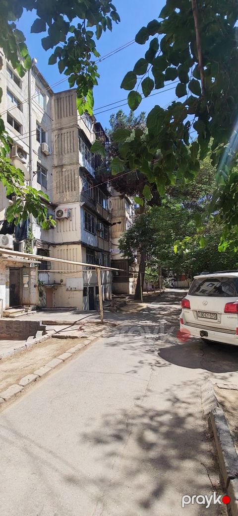 Satılır 3 otaqlı köhnə tikili 70 m²