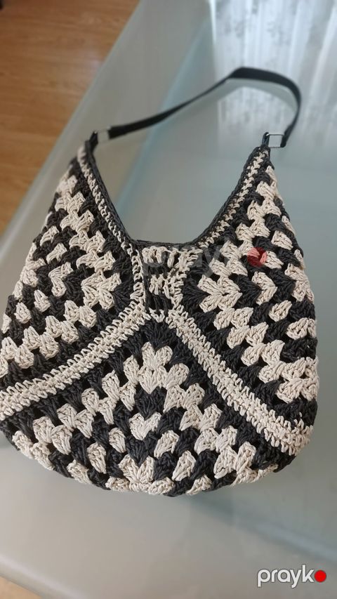 Toxunma çiyin çantası - Material: qalın ipliklə əl işi toxunuş — Bakı