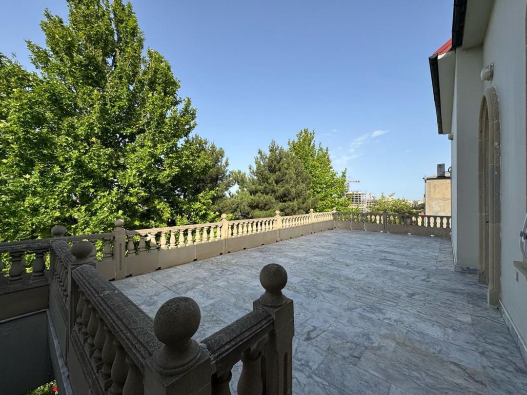 Satılır 6 otaqlı həyət evi/bağ evi 450 m² — Ev, villa, Bakı (8)
