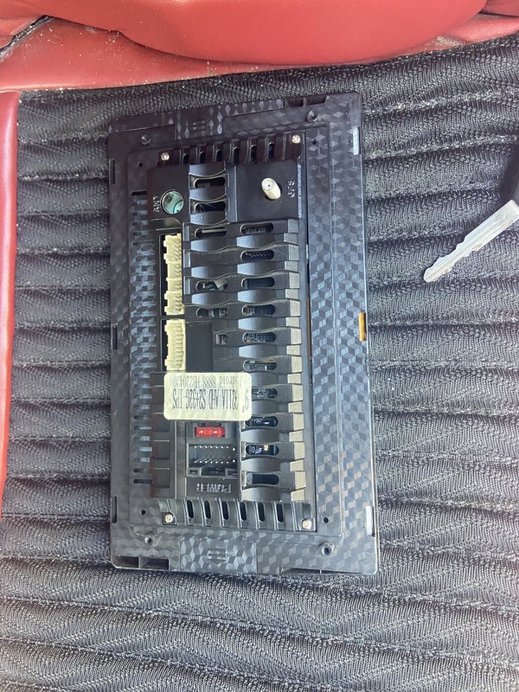 Avtomobil üçün multimedia/başlıq (head unit) ekranı Problemsiz — Avtomobil televizorları və monitorları, Digah (2)