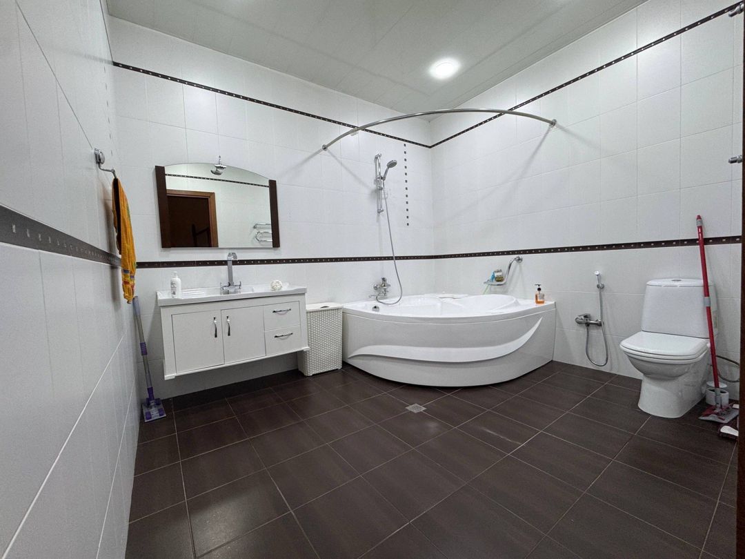 Satılır 5 otaqlı yeni tikili 200 m² — Mənzil, Bakı (6)