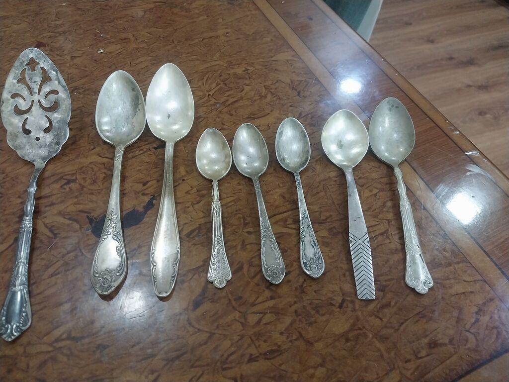 Məhsul: Qarışıq antik qaşıq dəsti Təsvir: - Müxtəlif ölçü və — Qaşıq, çəngəl, bıçaq, Bakı (2)