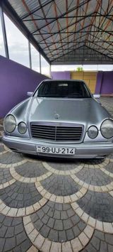 Mercedes E 240, 2.4 L, 1998 il, 300 000 km — Avtomobillər