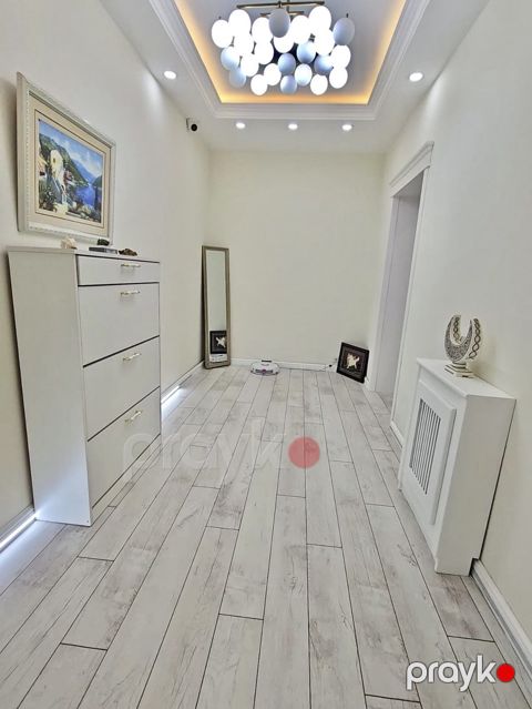 İcarəyə verilir 3 otaqlı yeni tikili 140 m²