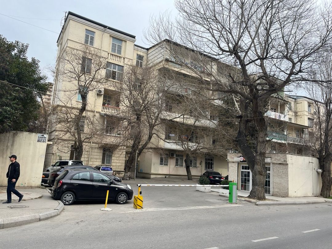 Qaraj icarəyə verilir, Aşıq Molla Cümə k — Garaj, Bakı (4)