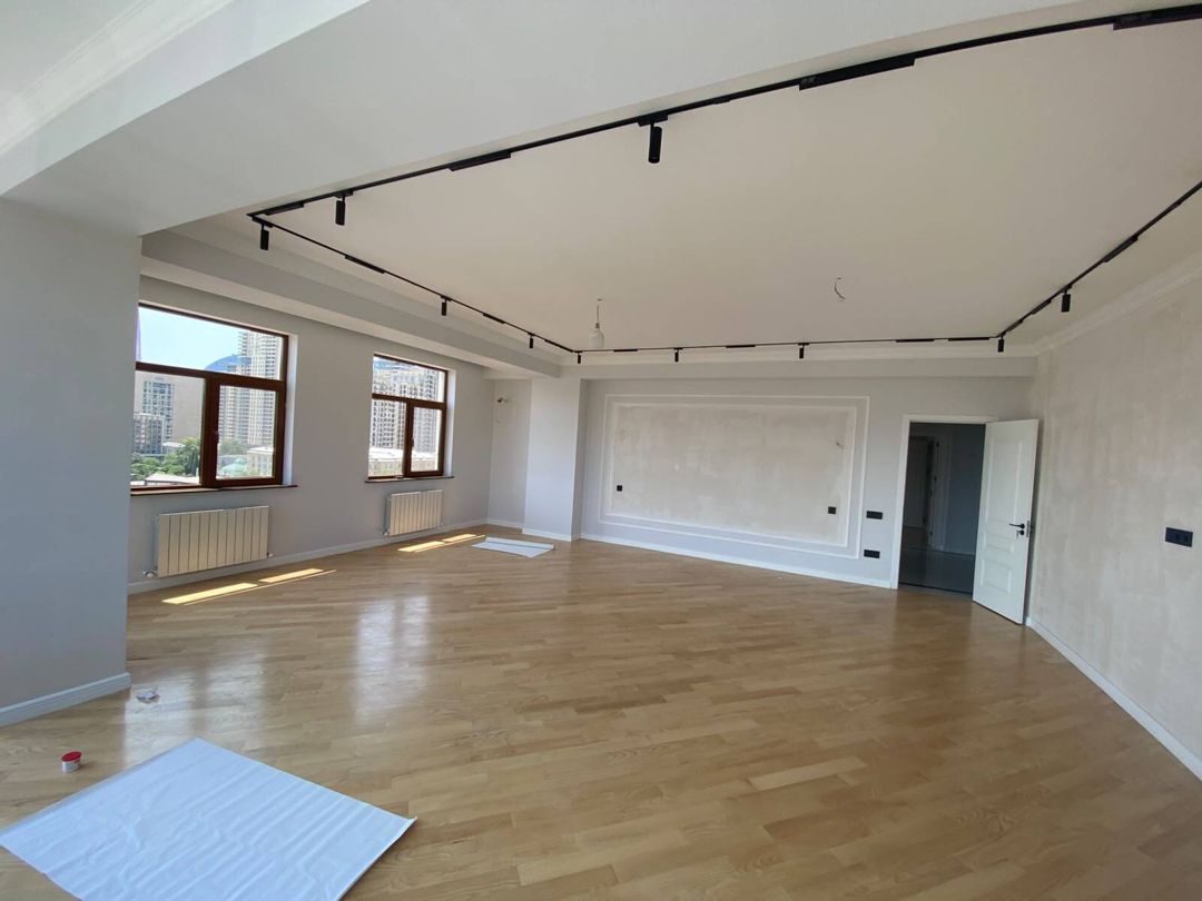 Satılır 4 otaqlı yeni tikili 211 m² — Mənzil, Bakı (2)