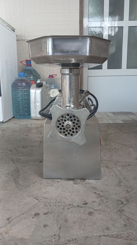 Sənaye tipli ətçəkən maşın - Material: tam paslanmayan polad korpus — Digah