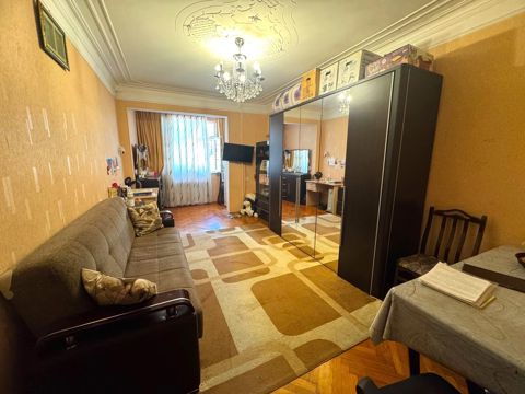 Satılır 2 otaqlı köhnə tikili 45 m² — Bakı