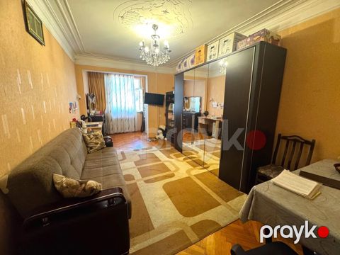 Satılır 2 otaqlı köhnə tikili 45 m²