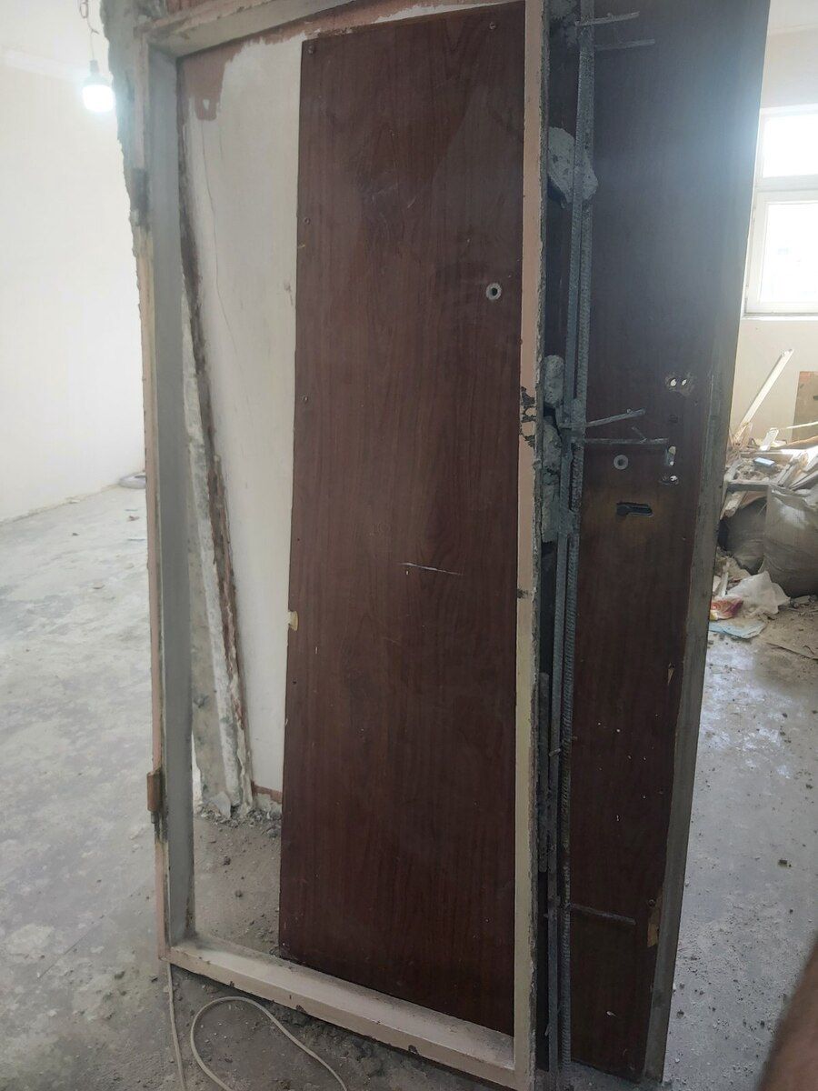 Dəmir seyf qapı — Təmir və inşaat, Bakı (5)