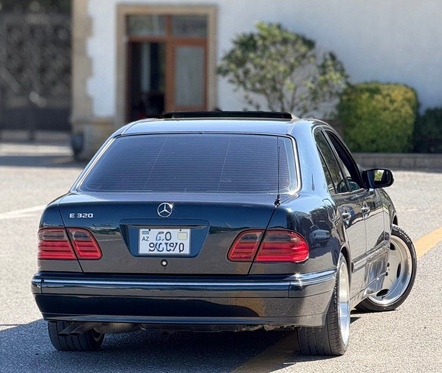 Mercedes E 320, 3.2 L, 2002 il, 278 000 km — Avtomobillər, Bakı (4)