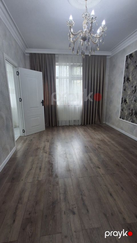 Satılır 1 otaqlı köhnə tikili 40 m²