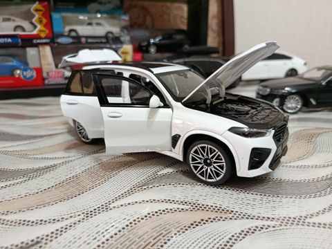 BMW X5 M F95. metal model avtomobil – kolleksiya üçün detallı 1:24 — Bakı