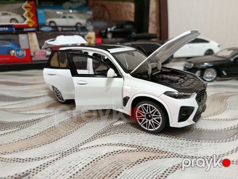 BMW X5 M F95. metal model avtomobil – kolleksiya üçün detallı 1:24 — Bakı