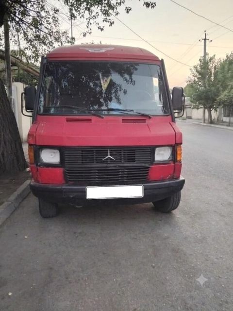 Mercedes 308 D, 2.3 L, 1992 il, 260 000 km — Bərdə