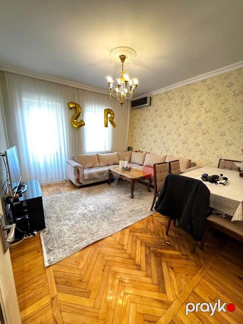 Satılır 4 otaqlı köhnə tikili 90 m²
