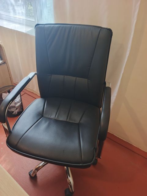İşlənmiş, Təkərli, Qolları tənzimlənmir, Süni dəri — Şəki