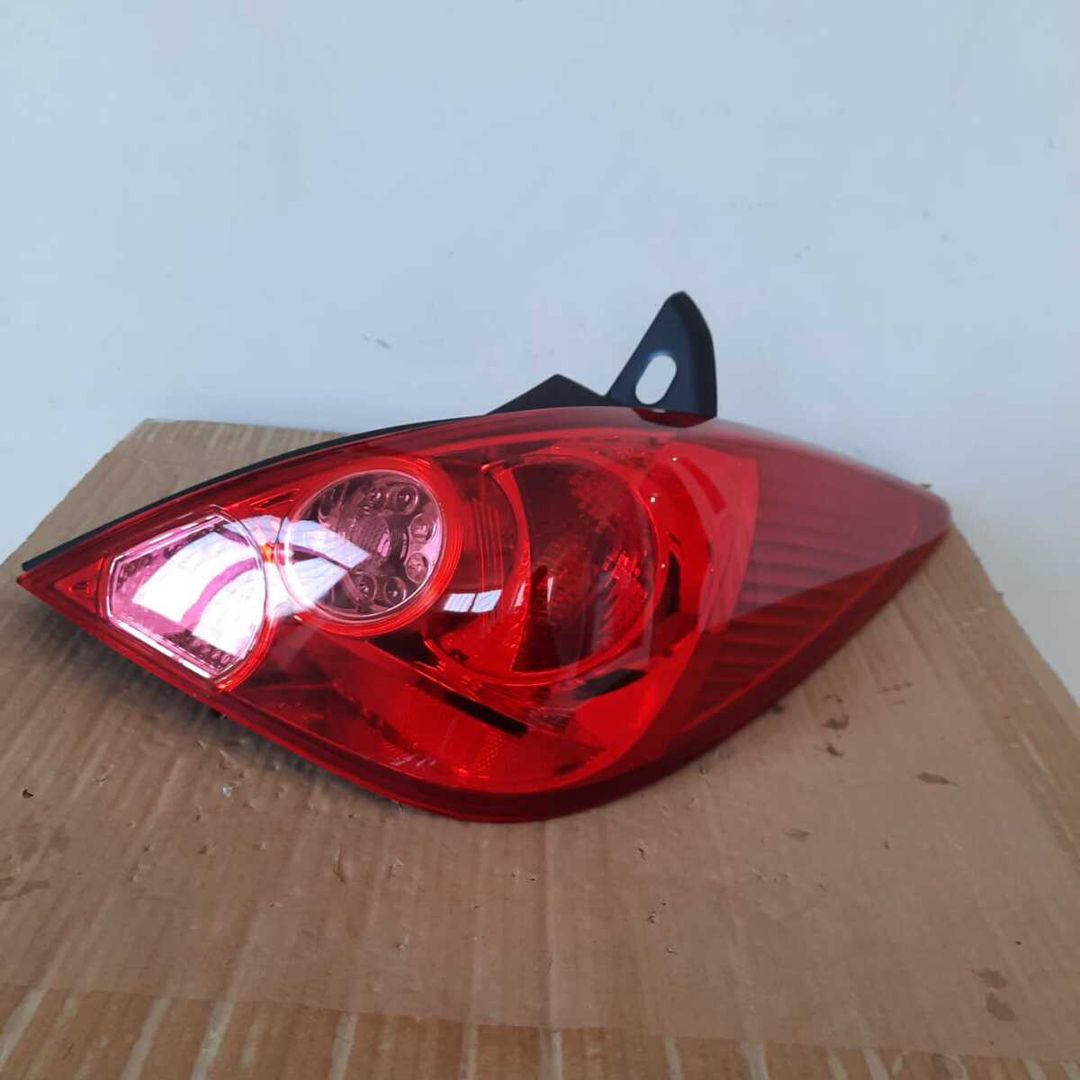 "Nissan Tiida 2007 Hatchback" stop işığı — Ehtiyat hissələri və aksesuarlar, Bakı (2)