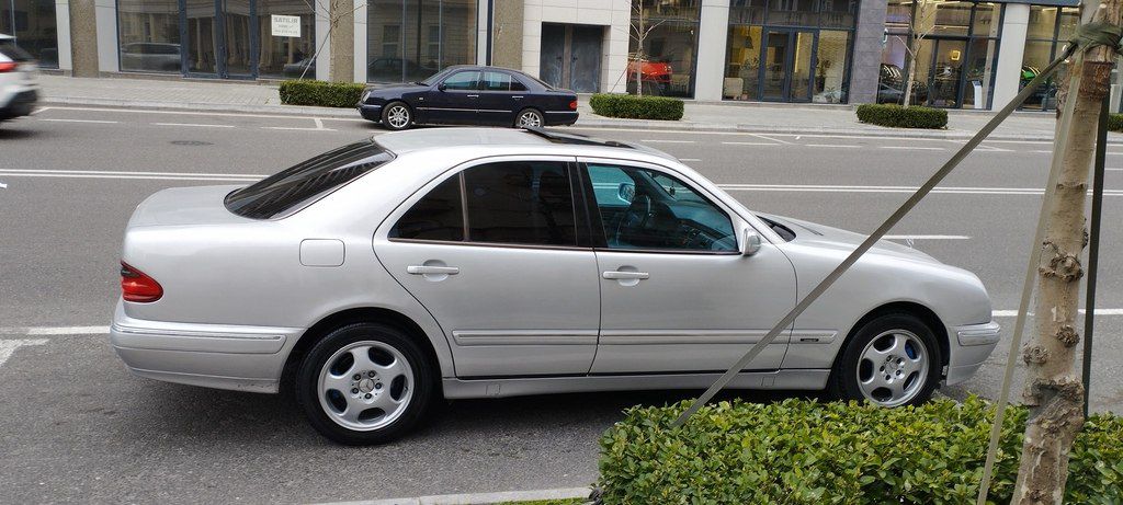 Mercedes E 270, 2.7 L, 1999 il, 384 000 km — Avtomobillər, Bakı (6)
