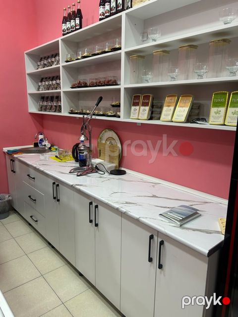 Magaza ücü vitrin şkaf təzə alinib 480m — Gəncə