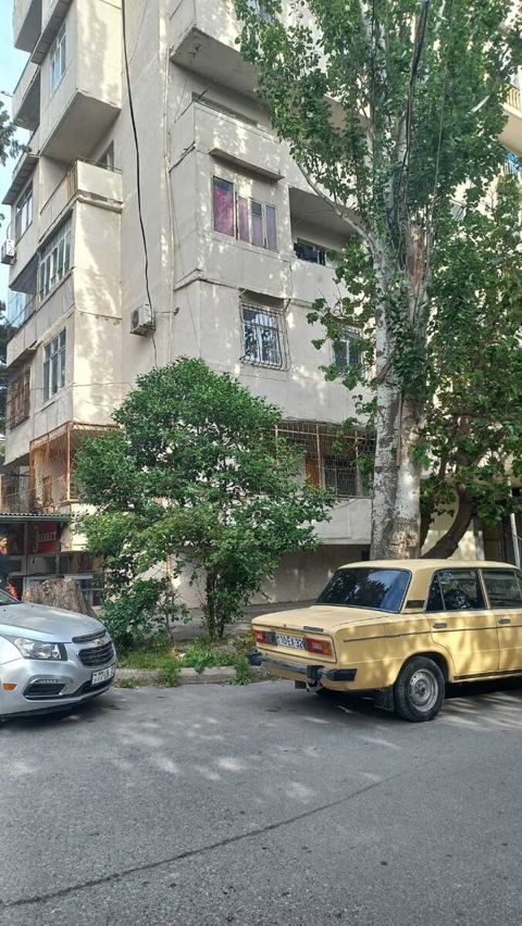 Satılır 2 otaqlı köhnə tikili 52.6 m² — Bakı
