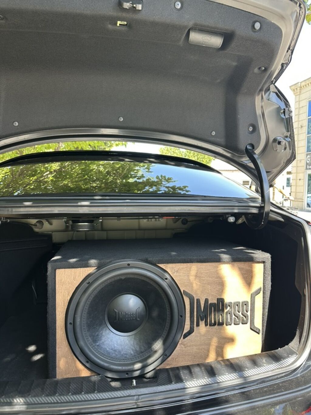 Avtomobil üçün subwoofer sistemi - Subwoofer: MoBass markalı, böyük — Avtomobil akustikası, Sumqayıt