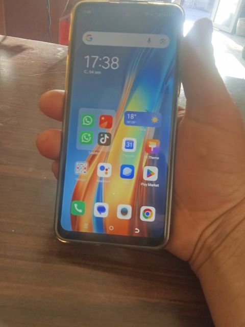 Tecno Spark 20C Alpenglow Gold 128GB/8GB — Bakı