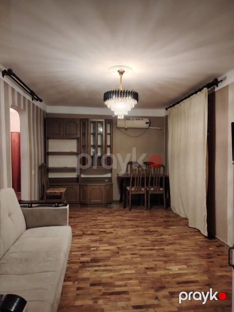 Satılır 1 otaqlı köhnə tikili 35 m²