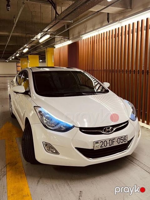 Hyundai Elantra, 1.8 L, 2013 il, 260 000 km