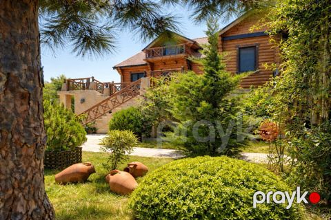 Satılır 9 otaqlı həyət evi/bağ evi 600 m²