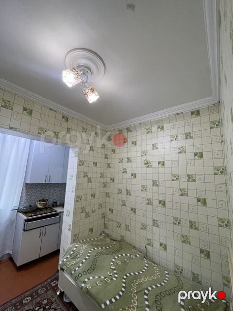 Satılır 2 otaqlı köhnə tikili 50 m²
