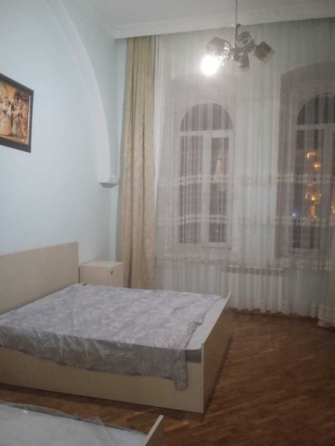 2-otaqlı mənzil kirayə verilir, Nizami küç., 65 m² — Bakı